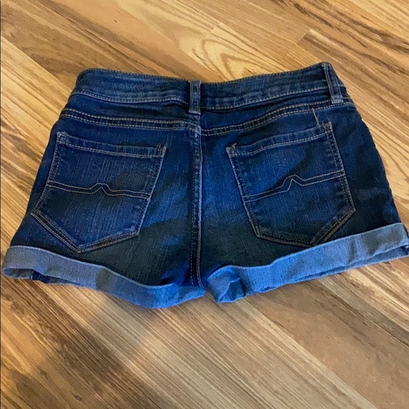 Shorts - Picture 2 of 3